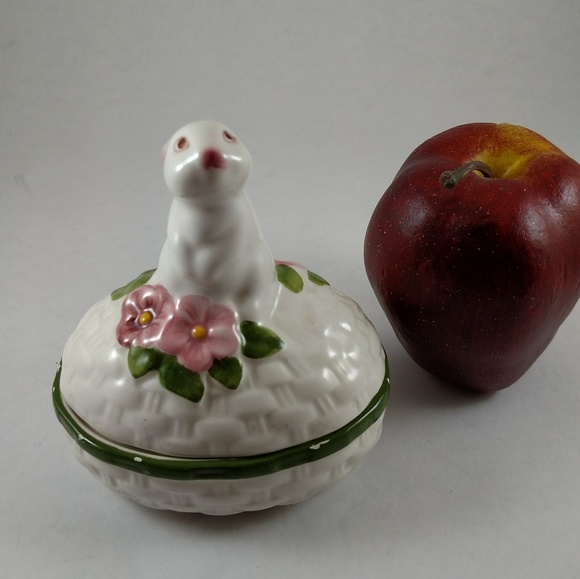 Avon Other - 🦚Avon rabbit trinket box 1982